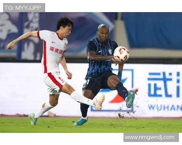 武汉足球队在锦标赛中的灵活性表现分析与战术探讨